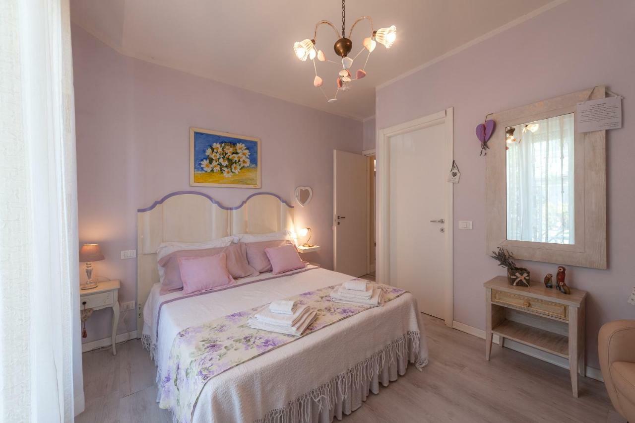 Bed and Breakfast Tre Civette Sul Como Марина-ді-Масса Екстер'єр фото