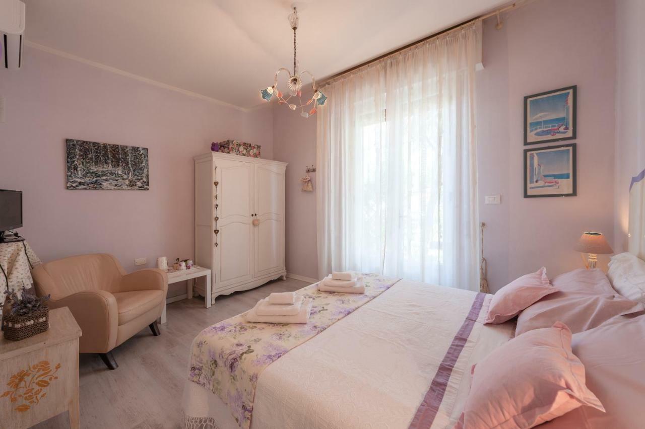 Bed and Breakfast Tre Civette Sul Como Марина-ді-Масса Екстер'єр фото
