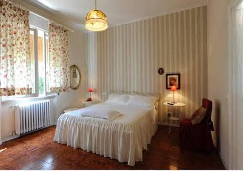 Bed and Breakfast Tre Civette Sul Como Марина-ді-Масса Екстер'єр фото